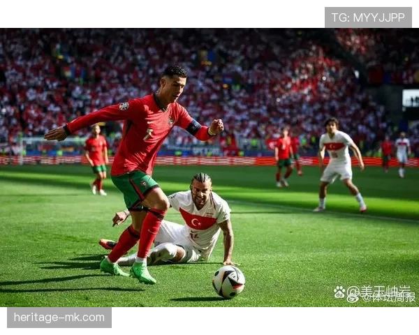 C罗持续展现领袖风范,引领球队彰显伟大运动员精神 C罗持续展现领袖风范,引领球队彰显伟大运动员精神