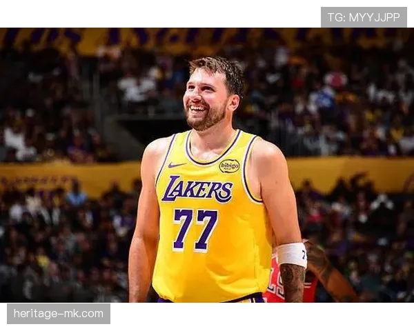 东契奇利用挡拆创造高效得分，拉开与库里得分结构差距